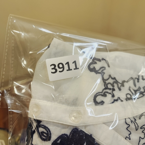 FORCYNTHIA Beachwear white and Navy Blue Embroidered Roll Up Sleeves top XL - Picture 11 of 11